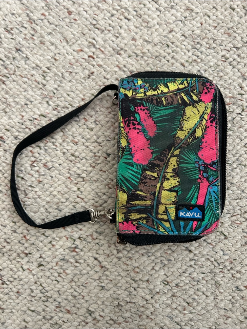KAVU Green Tropical Wristlet Wallet